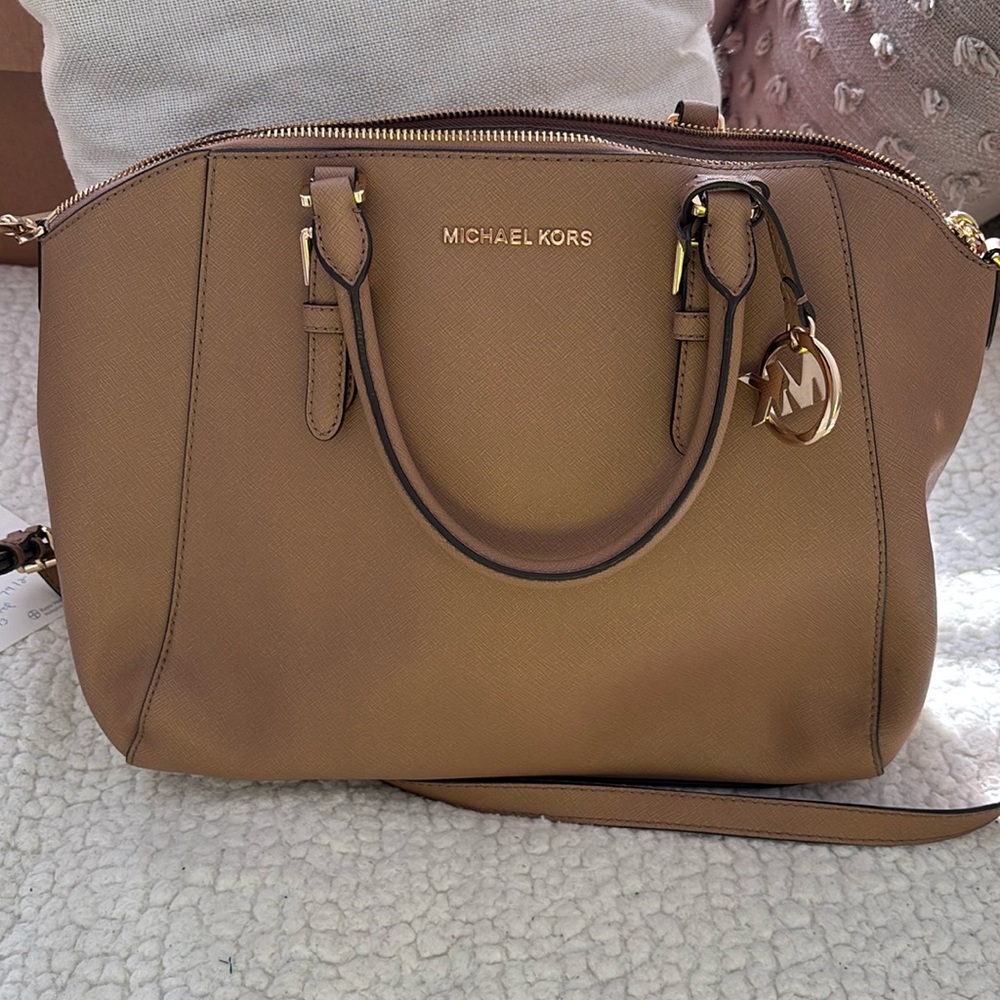 Michael Kors camel zippered bag